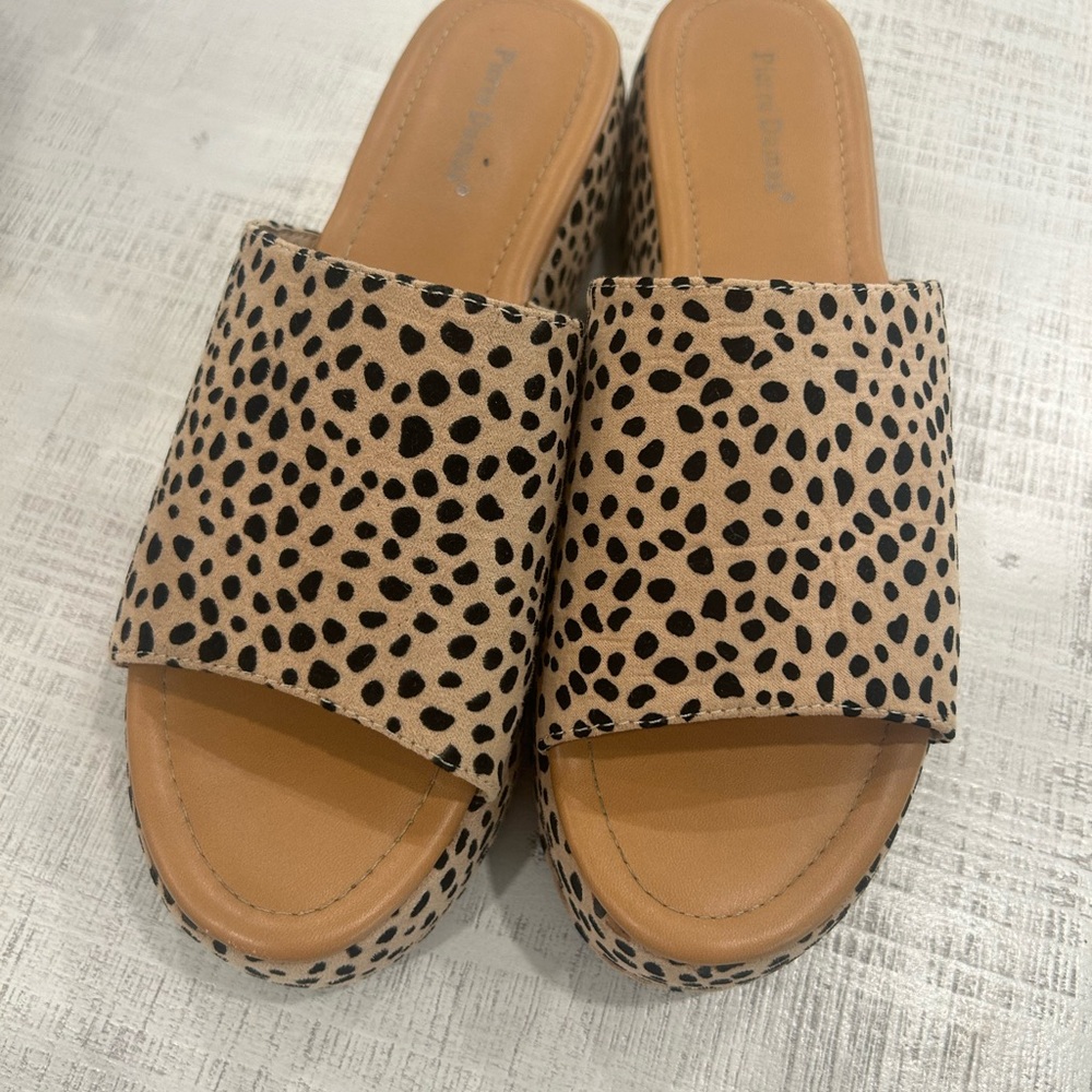 Tan/black Dalmatian print Slide Sandals